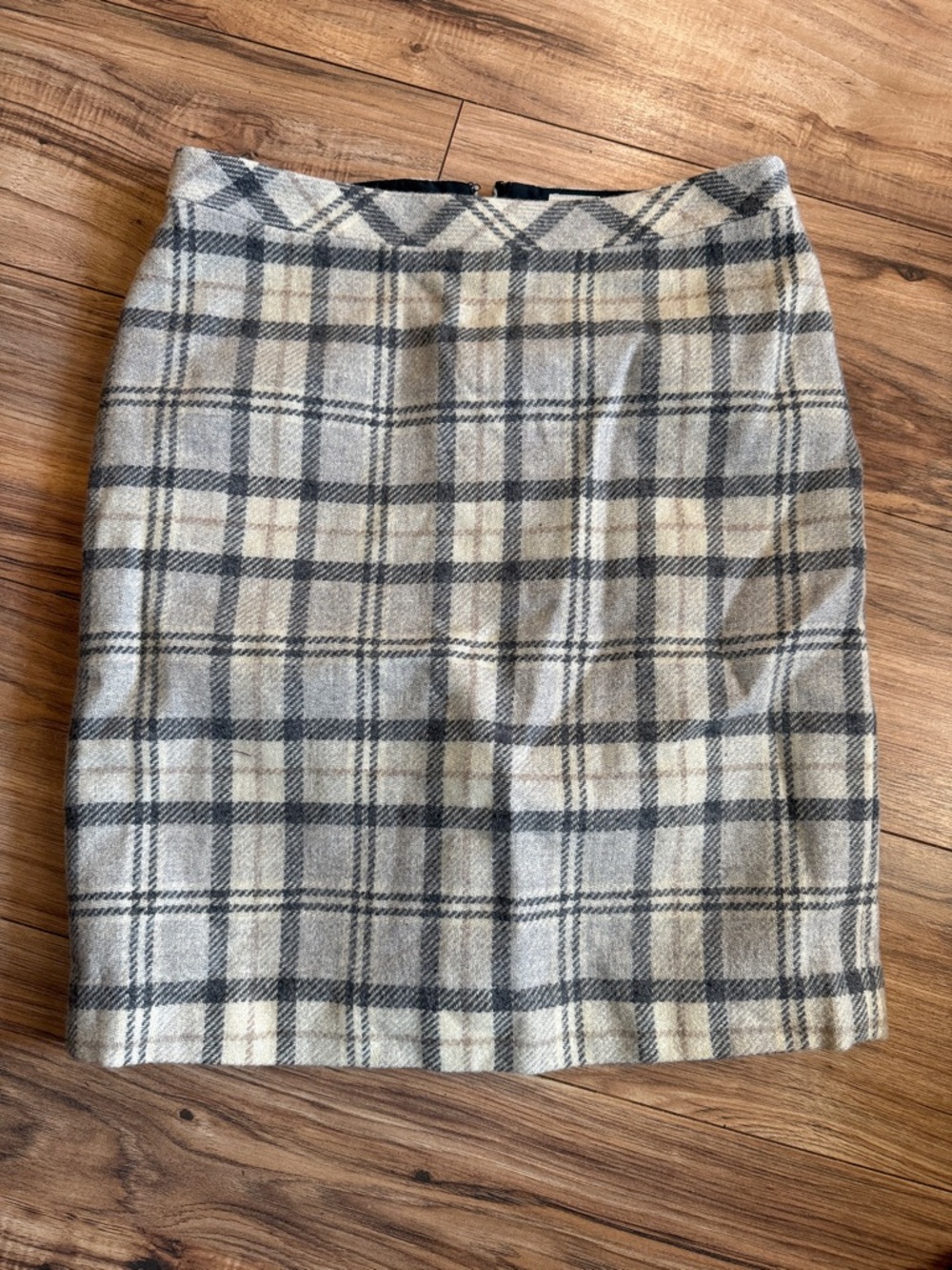 L.L. Bean Cream and Gray Plaid Wool Skirt